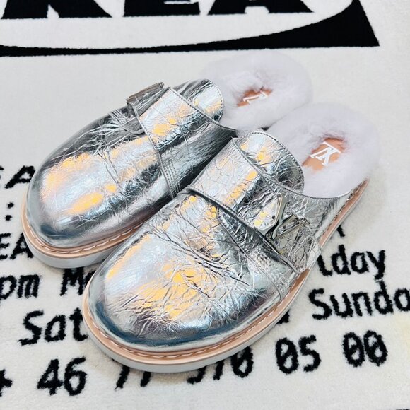 Louis Vuitton Easy Mule Fur Shearling Leather Slip On Clog Sandal - Silver - Picture 1 of 15
